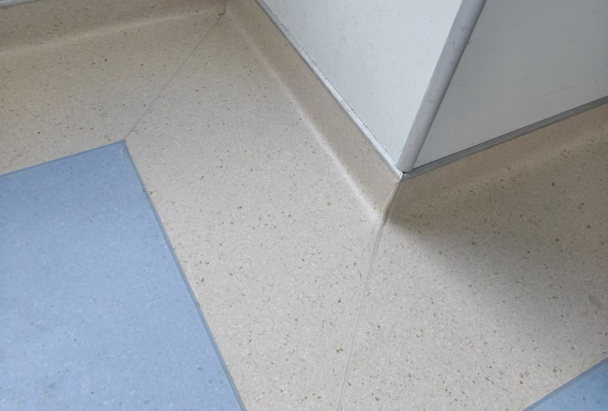 大巨龙同质透心地板